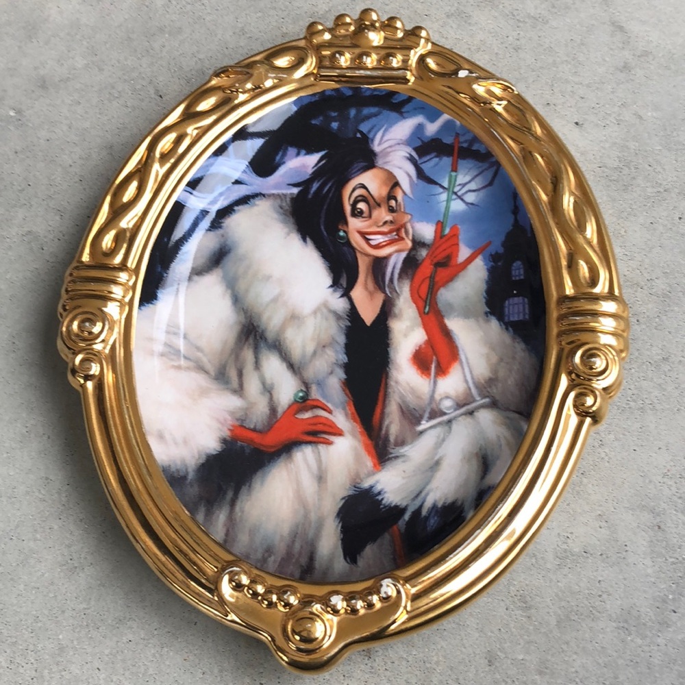 Cruella De Vil Walt Disney Collectible Plate